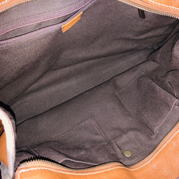 Authentic Burberry Tote - Picture 6 of 14